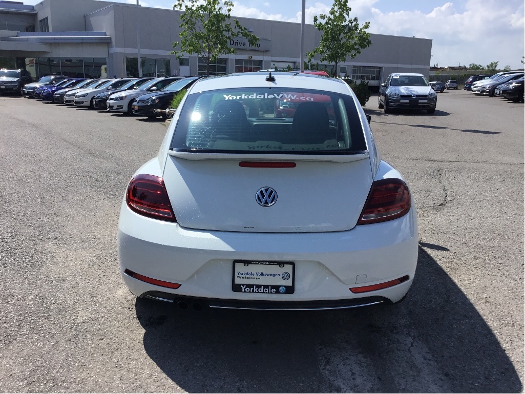 Certified Pre Owned 2018 Volkswagen The Beetle Coast 2 0t 6sp At W